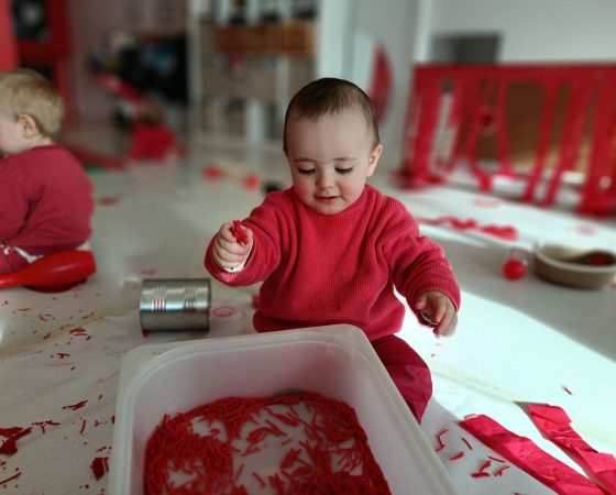 Celebramos la fiesta del rojo en la clase de los Koalas